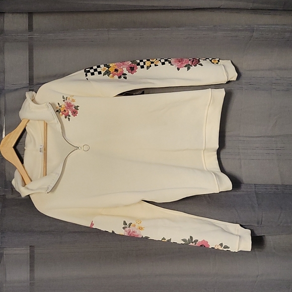 Ardene Sweaters - Ardenes hoodie